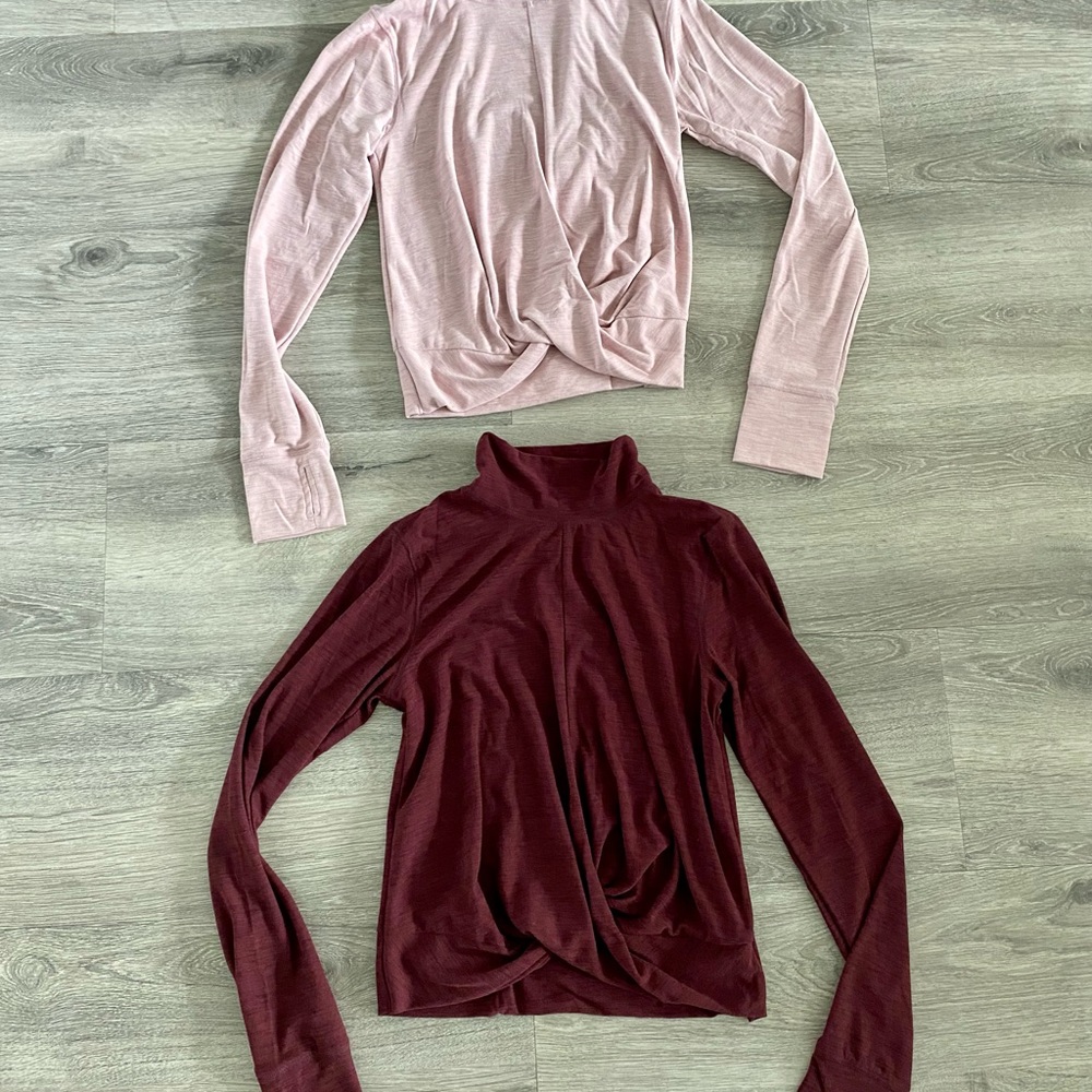 Lot of Old Navy Breathe On Mock Neck Twist Hem Long Sleeve Cropped Top